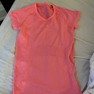 Lululemon swiftly top